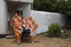مكافحة الإيبولا تصطدم بنقص البيانات والحالات غير المعلنة